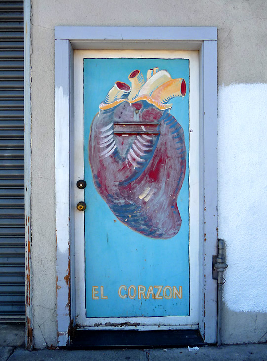 El Corazon mural by Unknown Artist