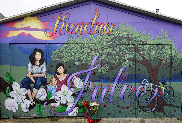 Memorial to Julee and Kendra mural by Amanda Lynn